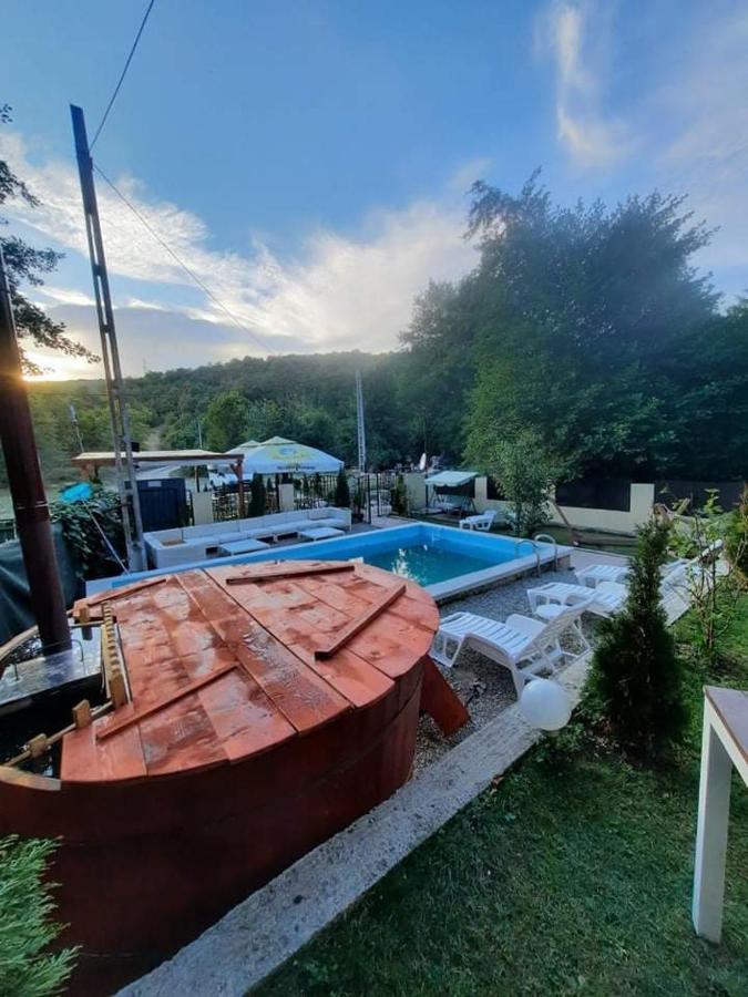 Casa De Vacanta Emd Eselnita Exterior foto